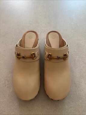 Zara Beige Clog Mules with Gold Horsebit Detail – EU 38